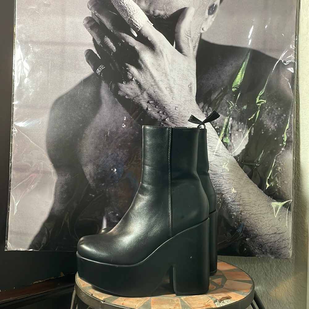 Dolls Kill by Lomoda Black High Platform Booties